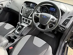 Used 2014 Ford Focus Zetec Navigator Black - Interior and Exterior details 12