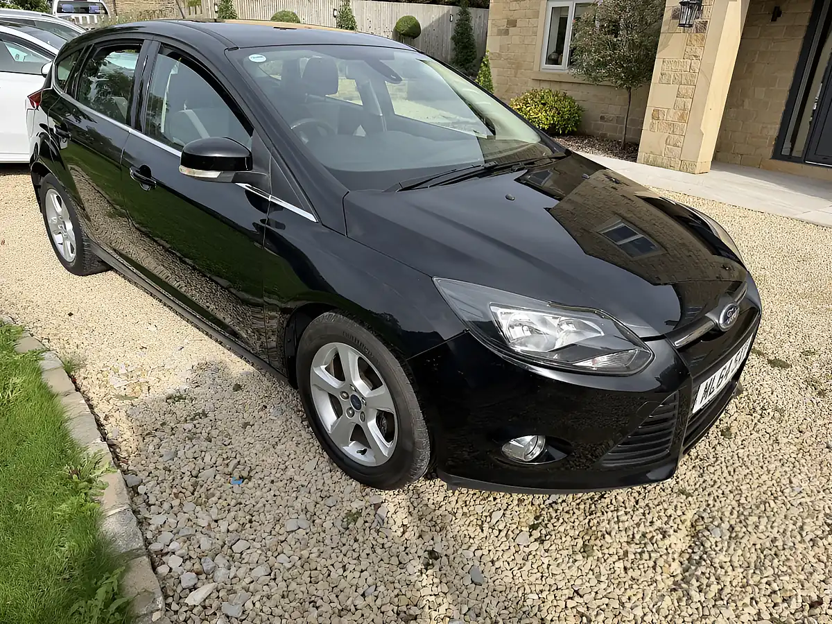Used 2014 Ford Focus Zetec Navigator Black - Interior and Exterior details 17
