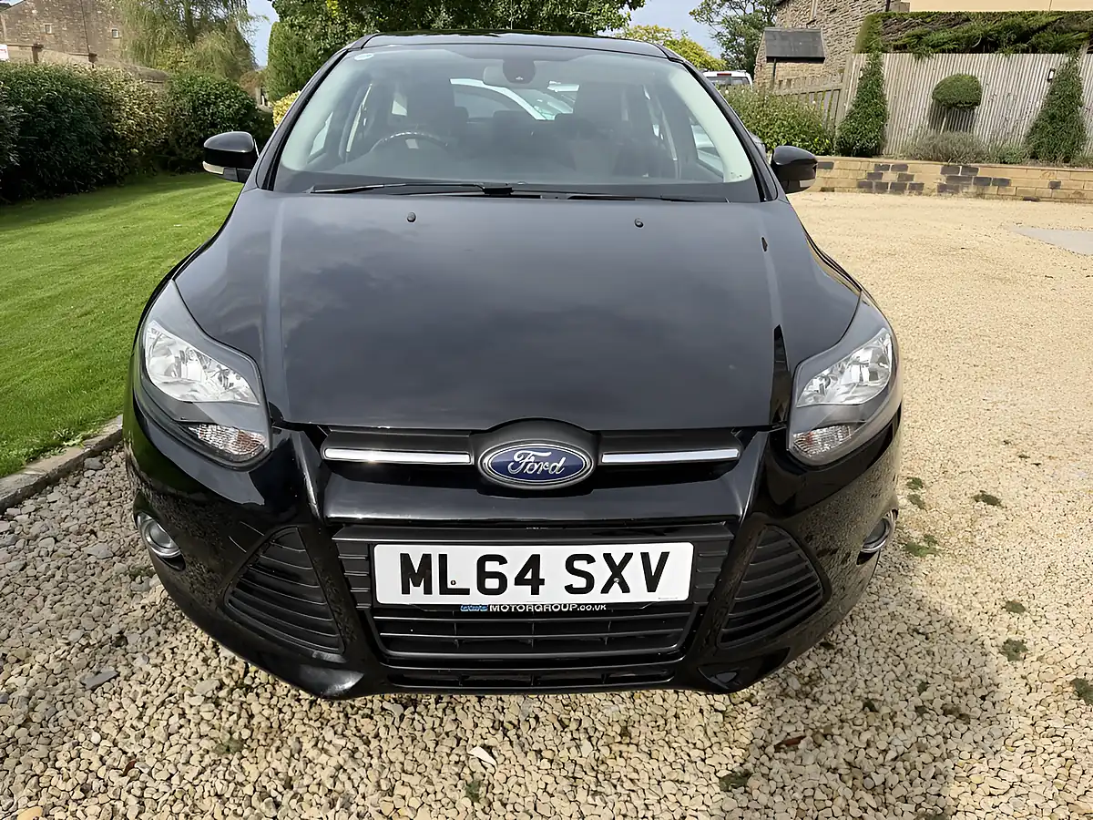 Used 2014 Ford Focus Zetec Navigator Black - Interior and Exterior details 20