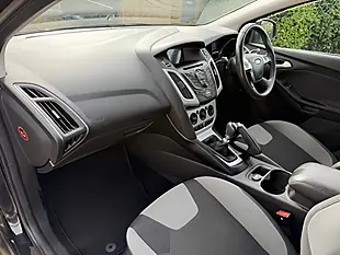 Used 2014 Ford Focus Zetec Navigator Black - Interior and Exterior details 6
