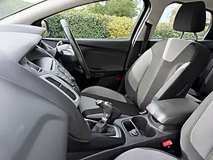 Used 2014 Ford Focus Zetec Navigator Black - Interior and Exterior details 9