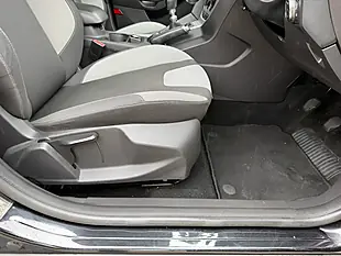 Used 2014 Ford Focus Zetec Navigator Black - Interior and Exterior details 14