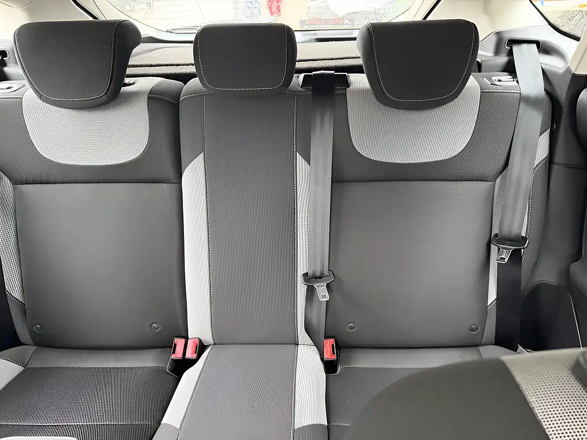 Used 2014 Ford Focus Zetec Navigator Black - Interior and Exterior details 18