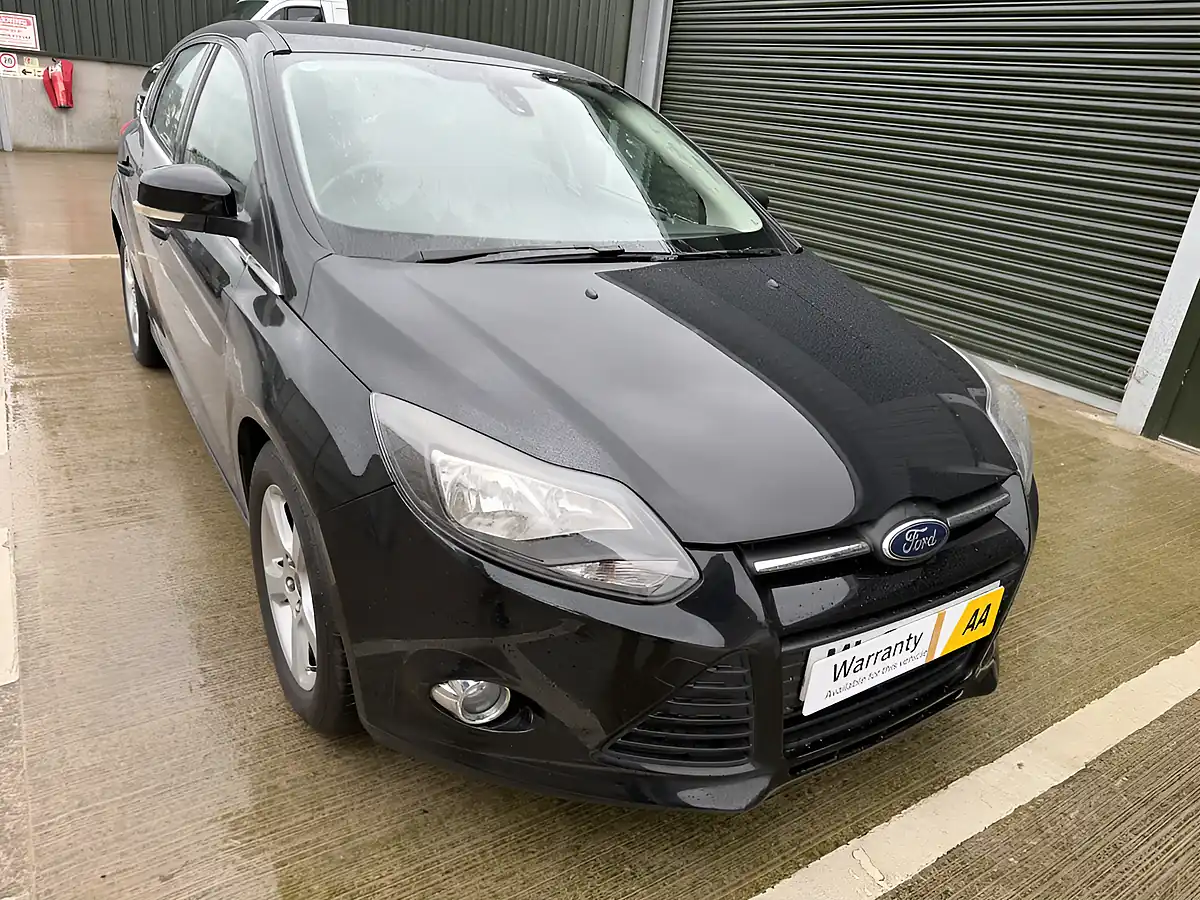 Used 2014 Ford Focus Zetec Navigator Black - Interior and Exterior details 20