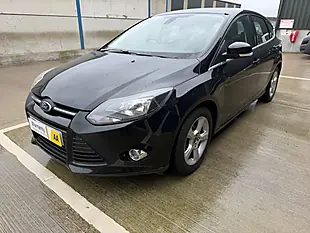 Used 2014 Ford Focus Zetec Navigator Black - Interior and Exterior details 7