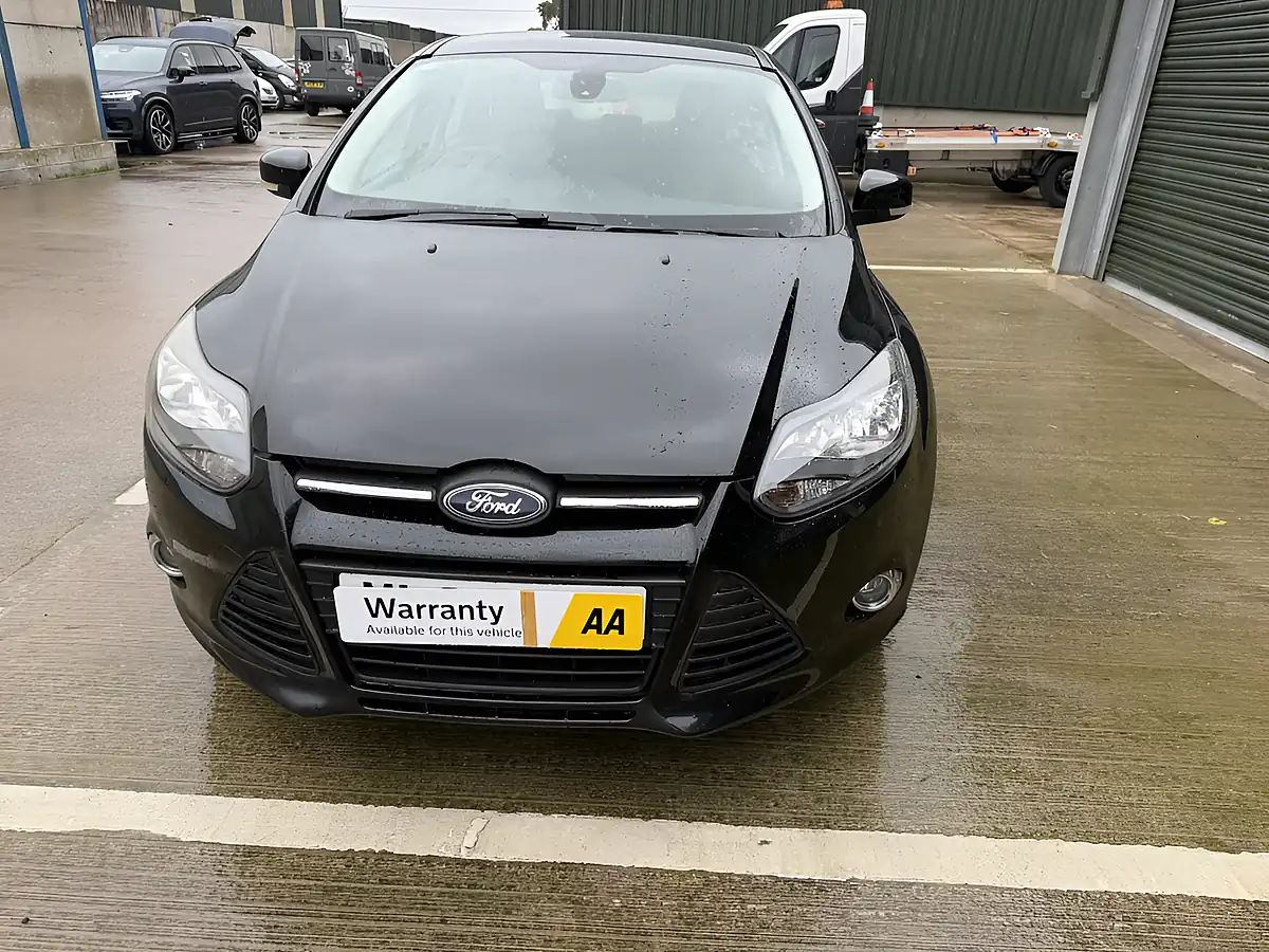 Used 2014 Ford Focus Zetec Navigator Black - Interior and Exterior details 8