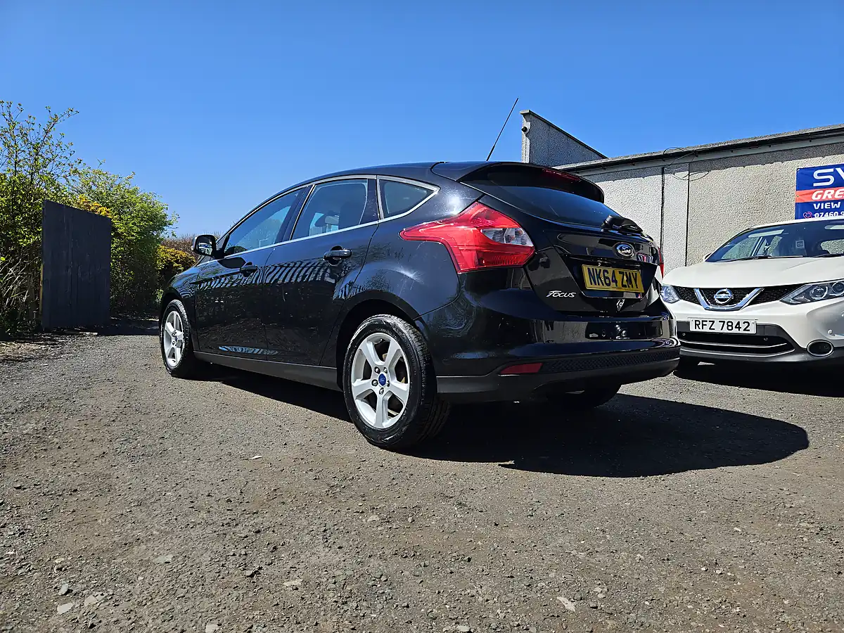 Used 2014 Ford Focus Zetec Navigator Black - Interior and Exterior details 10