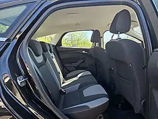 Used 2014 Ford Focus Zetec Navigator Black - Interior and Exterior details 11