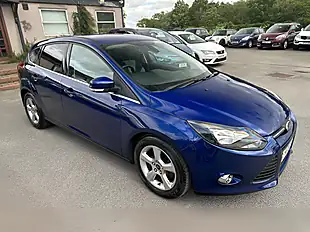 Used 2014 Ford Focus Zetec Navigator Blue - Interior and Exterior details 12