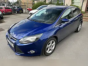 Used 2014 Ford Focus Zetec Navigator Blue - Interior and Exterior details 13