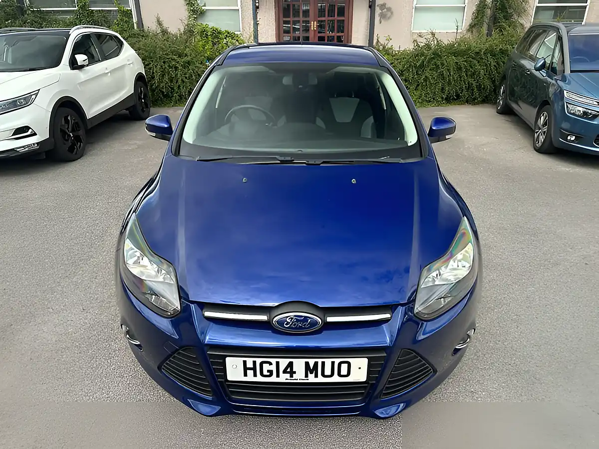 Used 2014 Ford Focus Zetec Navigator Blue - Interior and Exterior details 14
