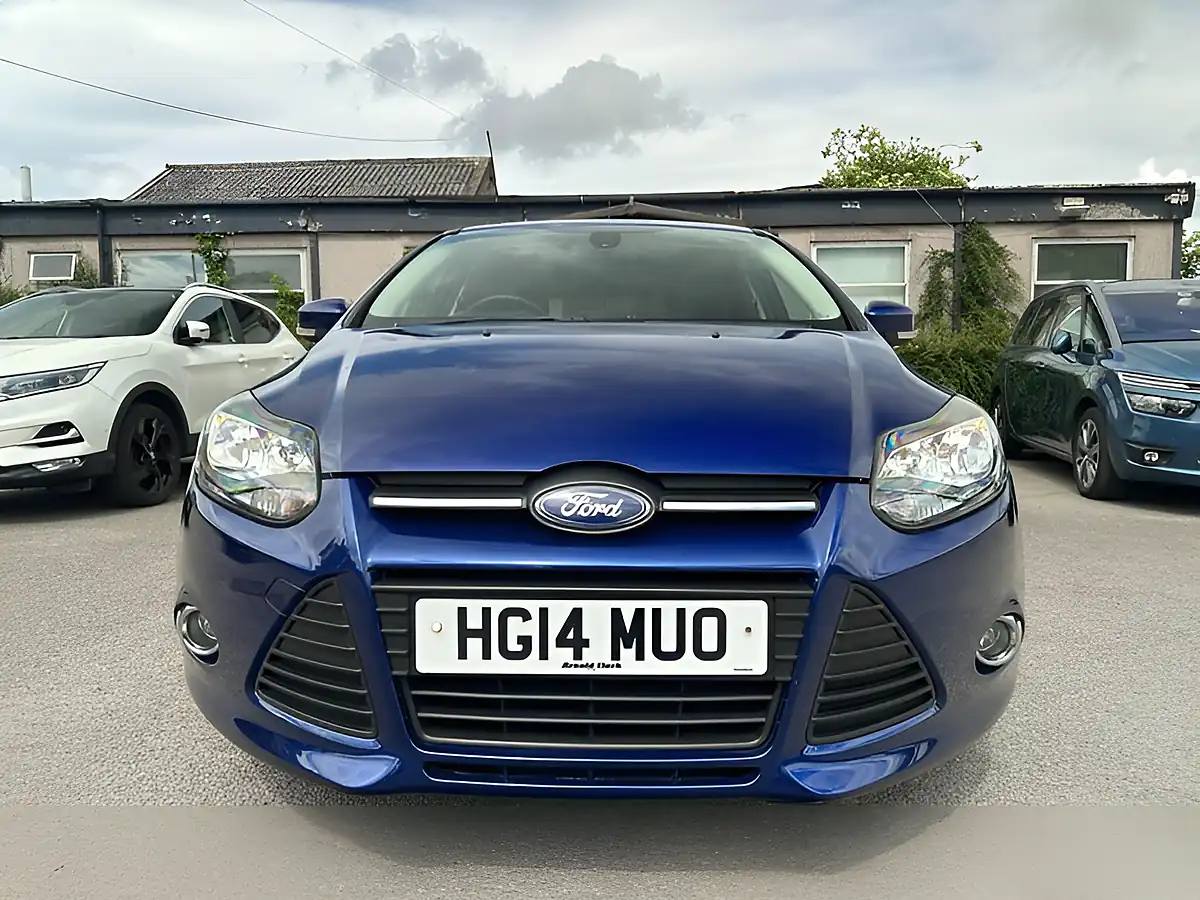 Used 2014 Ford Focus Zetec Navigator Blue - Interior and Exterior details 4