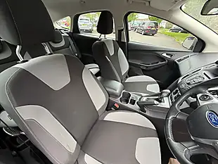 Used 2014 Ford Focus Zetec Navigator Deep Impact Blue - Interior and Exterior details 18