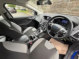 Used 2014 Ford Focus Zetec Navigator Deep Impact Blue - Interior and Exterior details 19