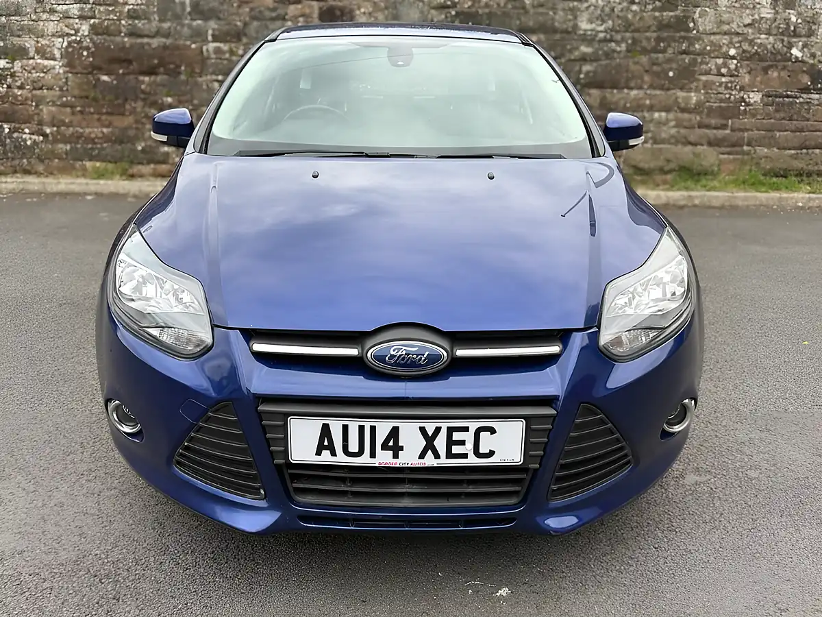 Used 2014 Ford Focus Zetec Navigator Deep Impact Blue - Interior and Exterior details 2