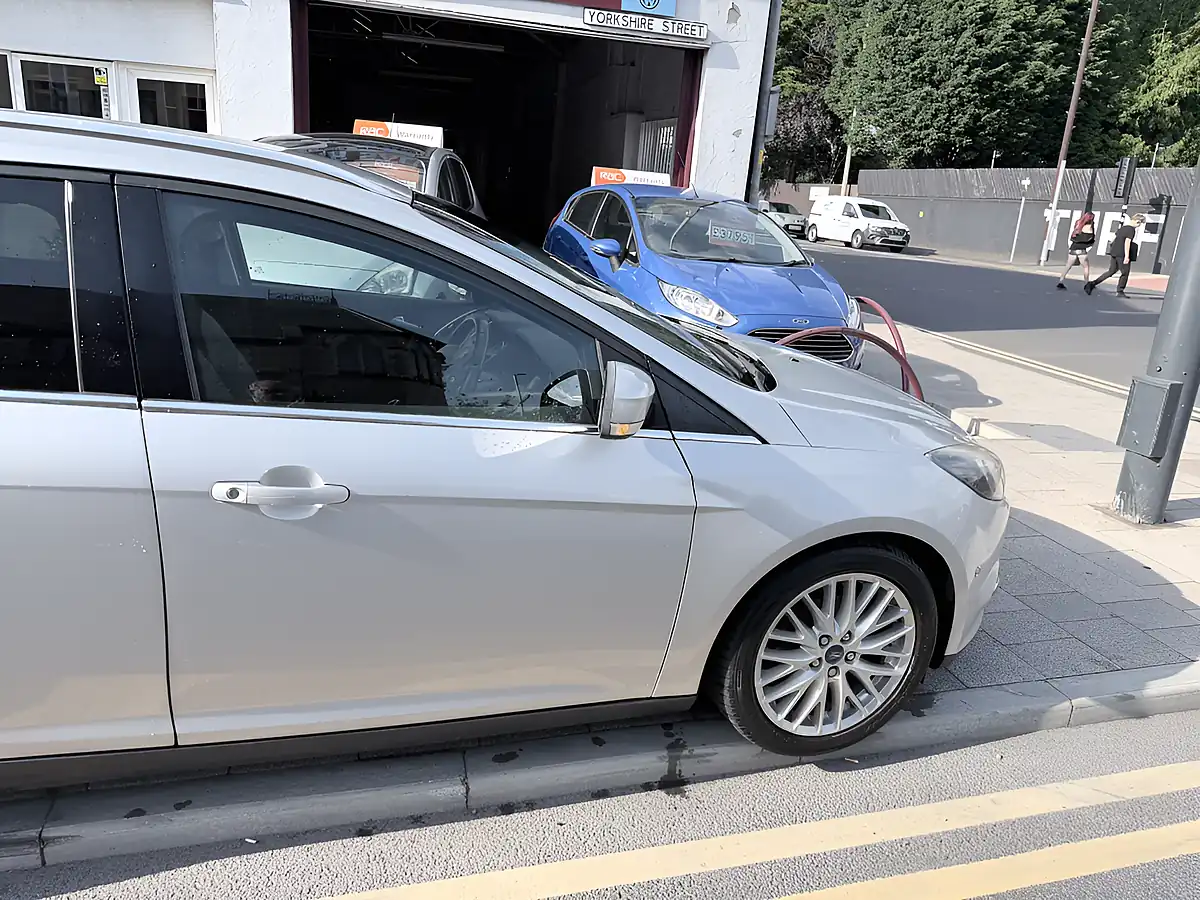 Used 2014 Ford Focus Zetec Navigator Silver - Interior and Exterior details 12