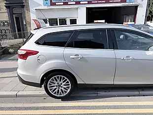 Used 2014 Ford Focus Zetec Navigator Silver - Interior and Exterior details 13