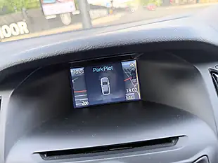 Used 2014 Ford Focus Zetec Navigator Silver - Interior and Exterior details 14