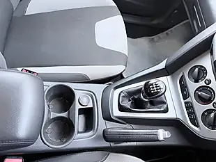 Used 2014 Ford Focus Zetec Navigator Silver - Interior and Exterior details 17