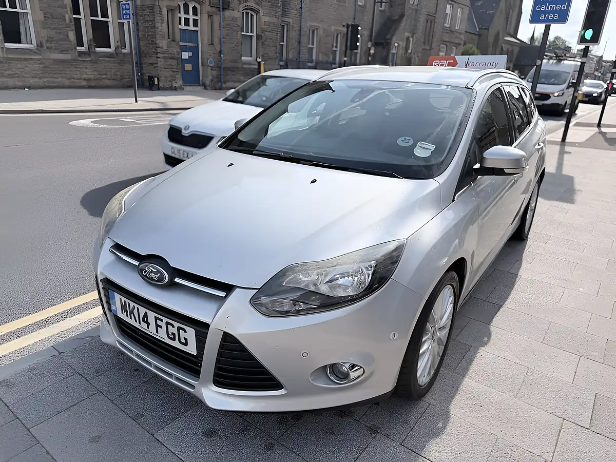 Used 2014 Ford Focus Zetec Navigator Silver - Interior and Exterior details 2
