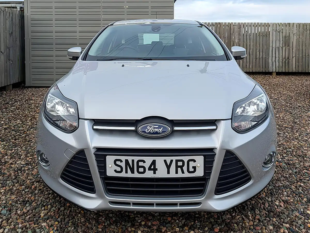Used 2014 Ford Focus Zetec Navigator Silver - Interior and Exterior details 2