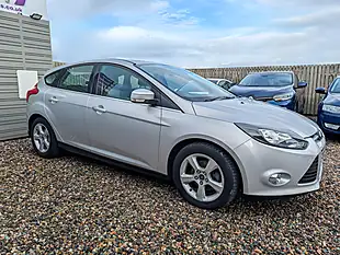 Used 2014 Ford Focus Zetec Navigator Silver - Interior and Exterior details 6