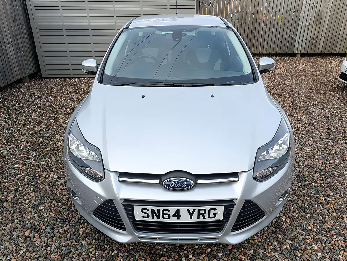Used 2014 Ford Focus Zetec Navigator Silver - Interior and Exterior details 8