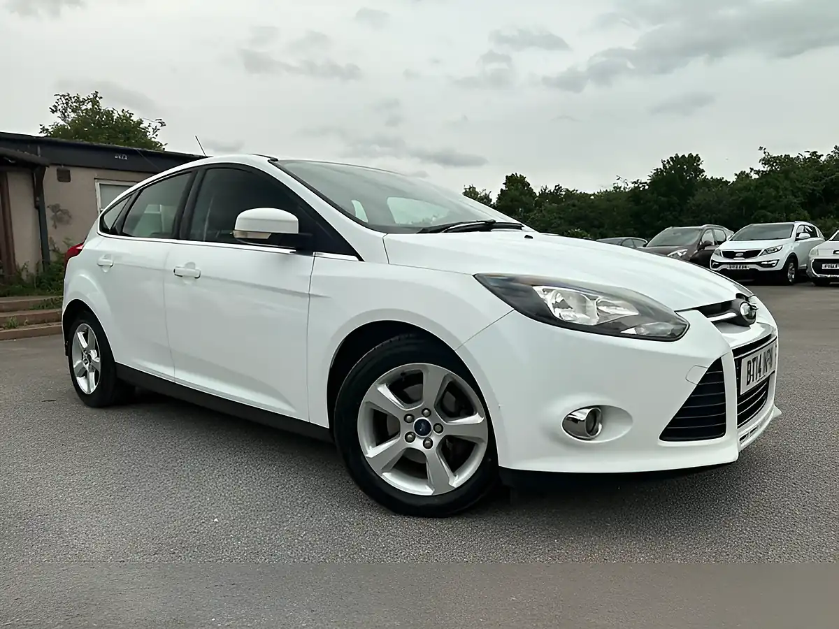 Used 2014 Ford Focus Zetec Navigator White - Front View