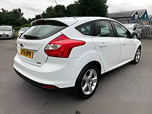 Used 2014 Ford Focus Zetec Navigator White - Interior and Exterior details 10