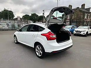 Used 2014 Ford Focus Zetec Navigator White - Interior and Exterior details 12