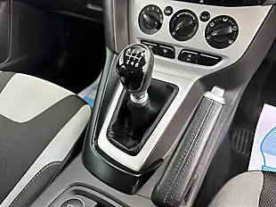 Used 2014 Ford Focus Zetec Navigator White - Interior and Exterior details 15