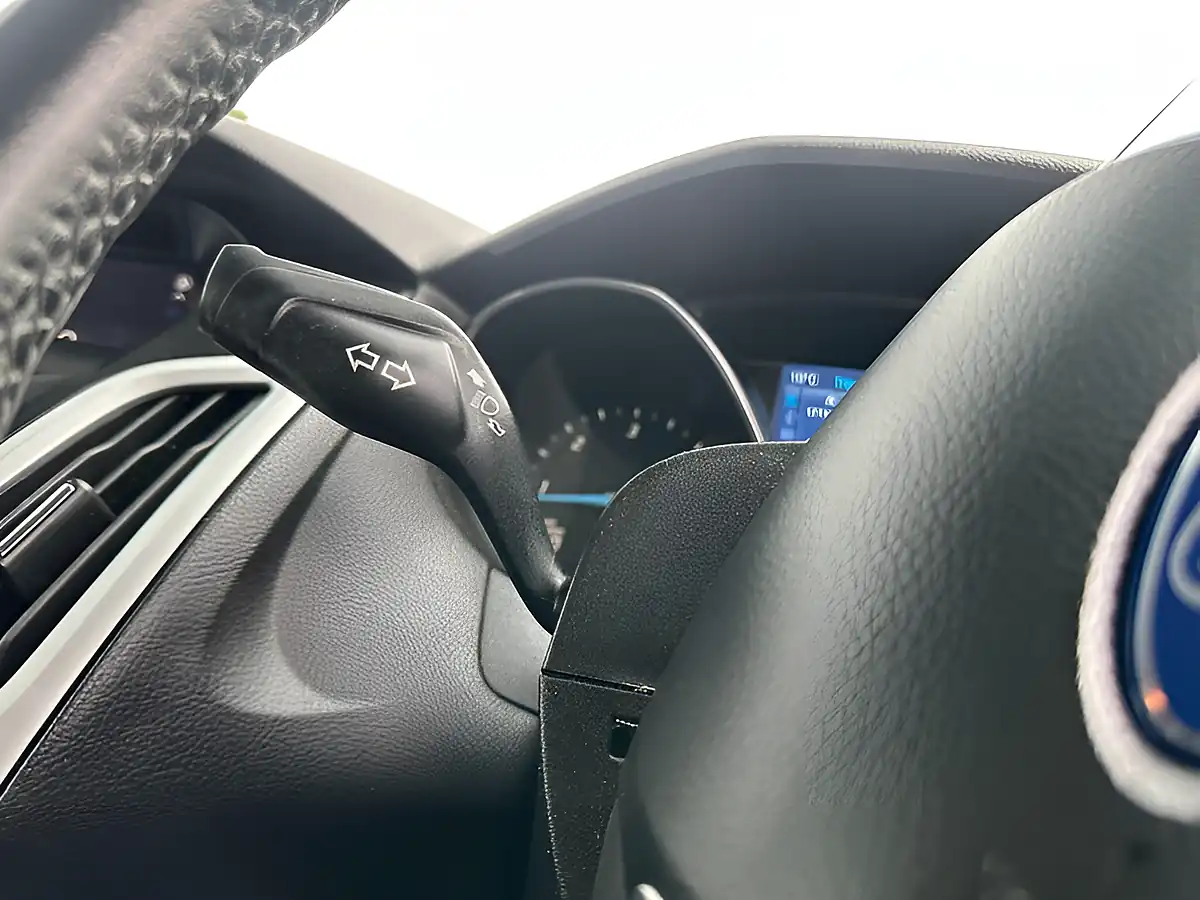 Used 2014 Ford Focus Zetec Navigator White - Interior and Exterior details 17