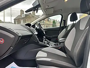 Used 2014 Ford Focus Zetec Navigator White - Interior and Exterior details 20