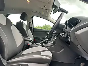 Used 2014 Ford Focus Zetec Navigator White - Interior and Exterior details 5