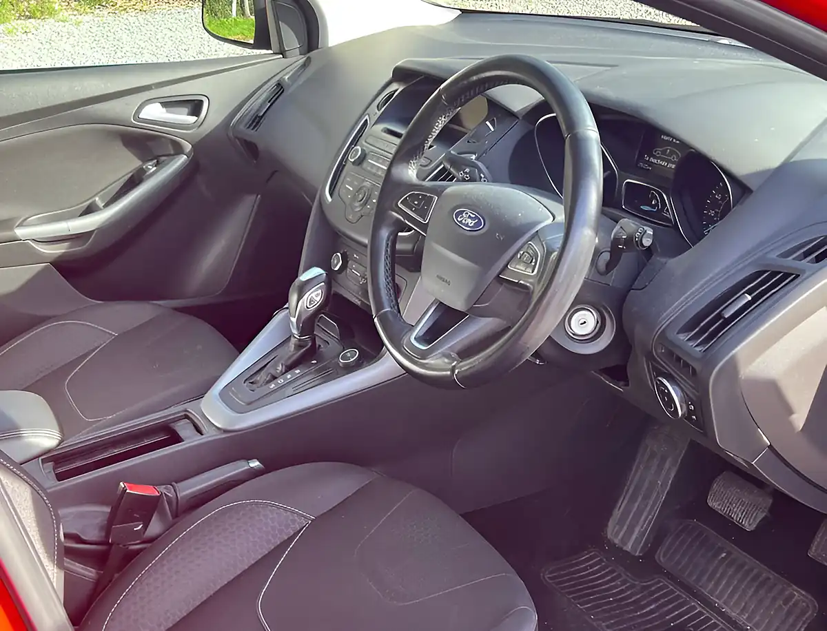 Used 2014 Ford Focus Zetec Race Red - Interior and Exterior details 11