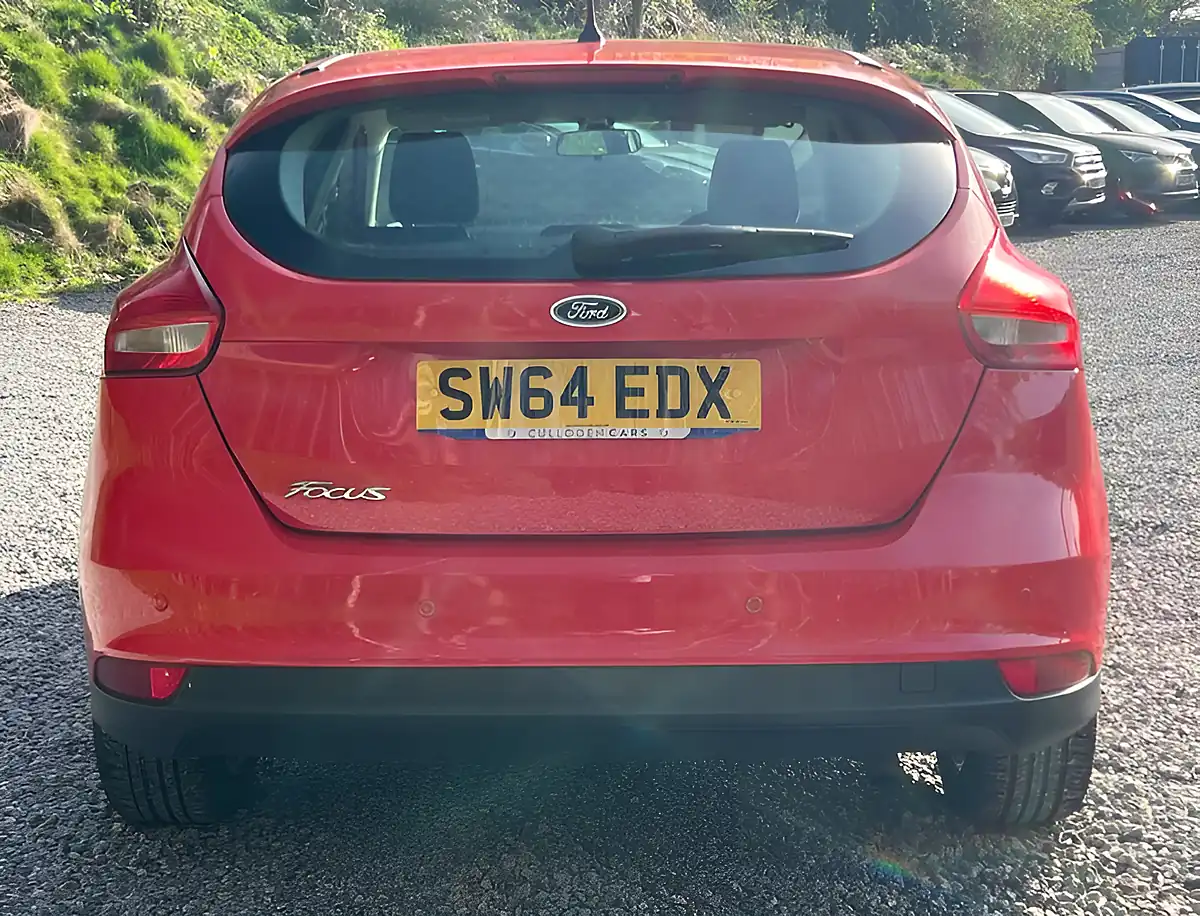 Used 2014 Ford Focus Zetec Race Red - Interior and Exterior details 4
