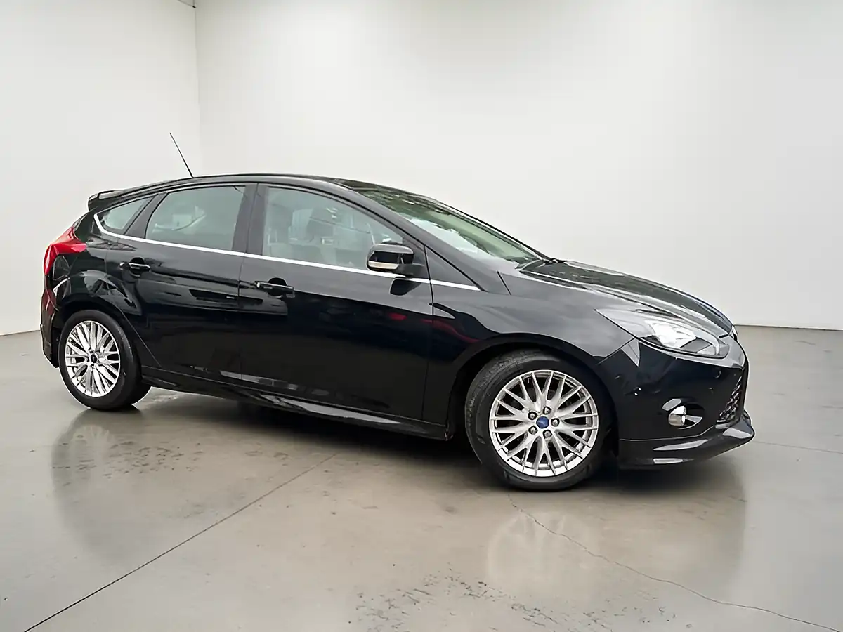 Used 2014 Ford Focus Zetec S Black - Front View