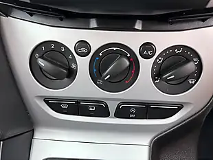 Used 2014 Ford Focus Zetec S Blue - Interior and Exterior details 10