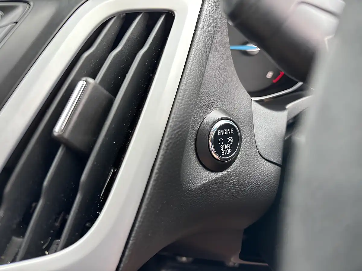 Used 2014 Ford Focus Zetec S Blue - Interior and Exterior details 11