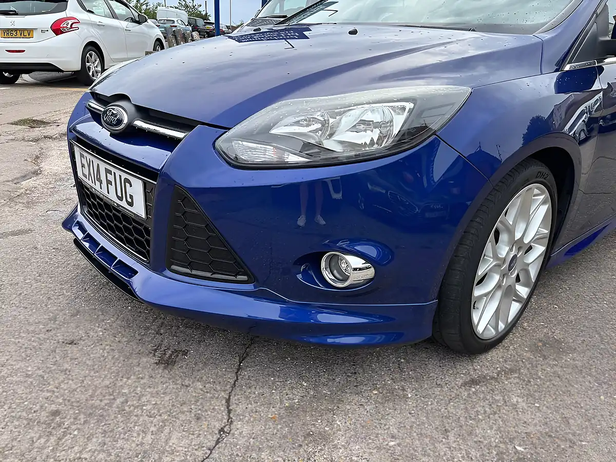 Used 2014 Ford Focus Zetec S Blue - Interior and Exterior details 3