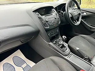 Used 2014 Ford Focus Zetec S Blue - Interior and Exterior details 13