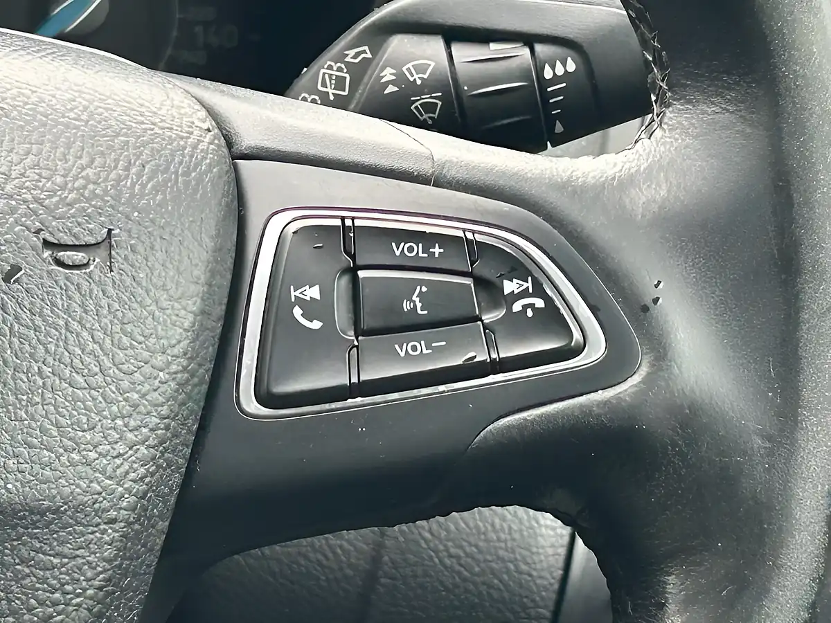 Used 2014 Ford Focus Zetec S Blue - Interior and Exterior details 16