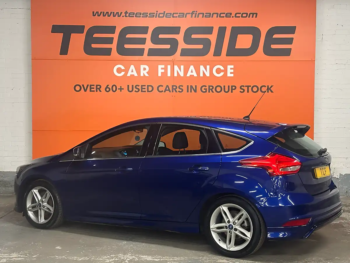 Used 2014 Ford Focus Zetec S Blue - Interior and Exterior details 8
