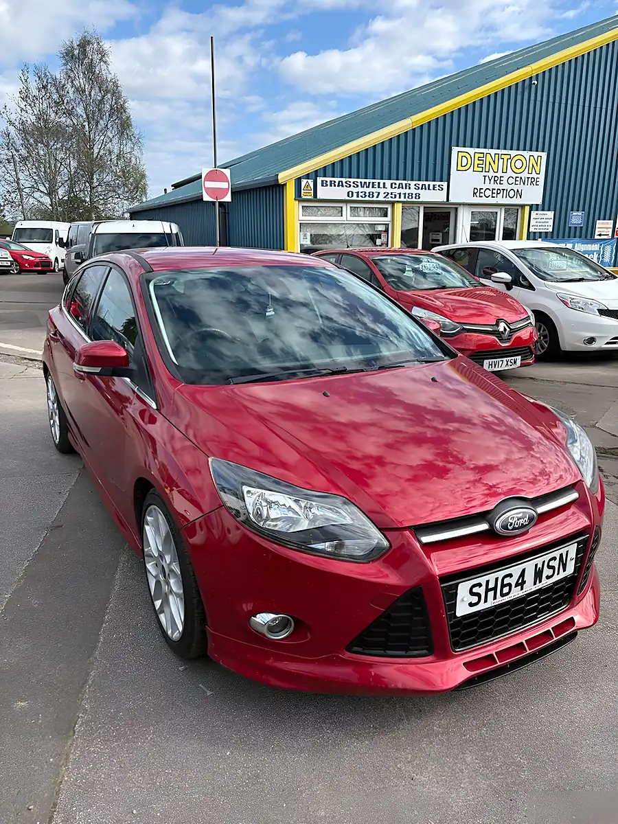 Used 2014 Ford Focus Zetec S Red - Front View