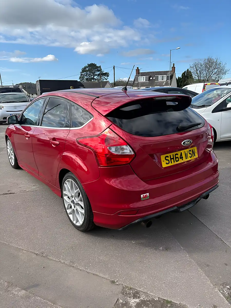 Used 2014 Ford Focus Zetec S Red - Interior and Exterior details 3