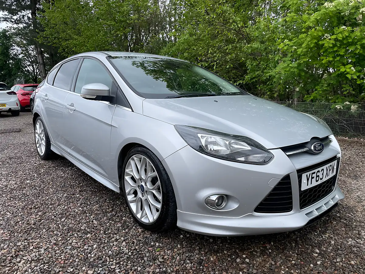 Used 2014 Ford Focus Zetec S Silver - Front View