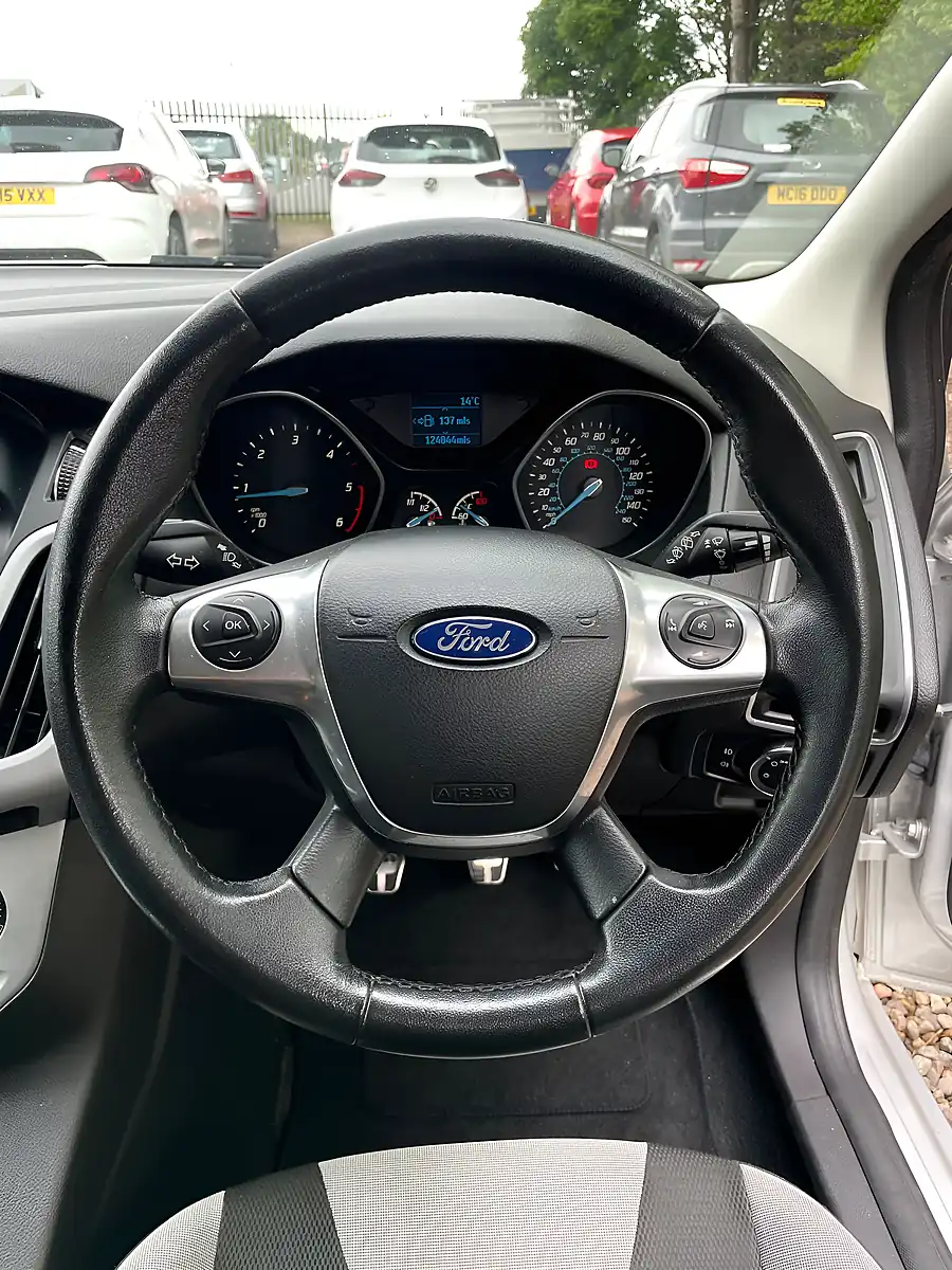 Used 2014 Ford Focus Zetec S Silver - Interior and Exterior details 15