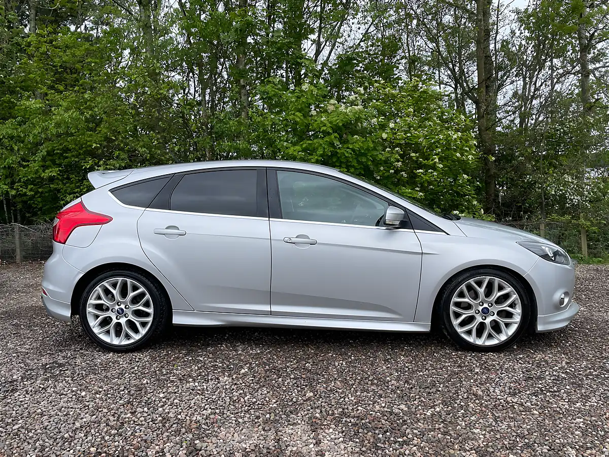 Used 2014 Ford Focus Zetec S Silver - Interior and Exterior details 5