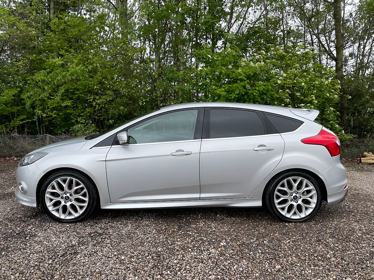 Used 2014 Ford Focus Zetec S Silver - Interior and Exterior details 6