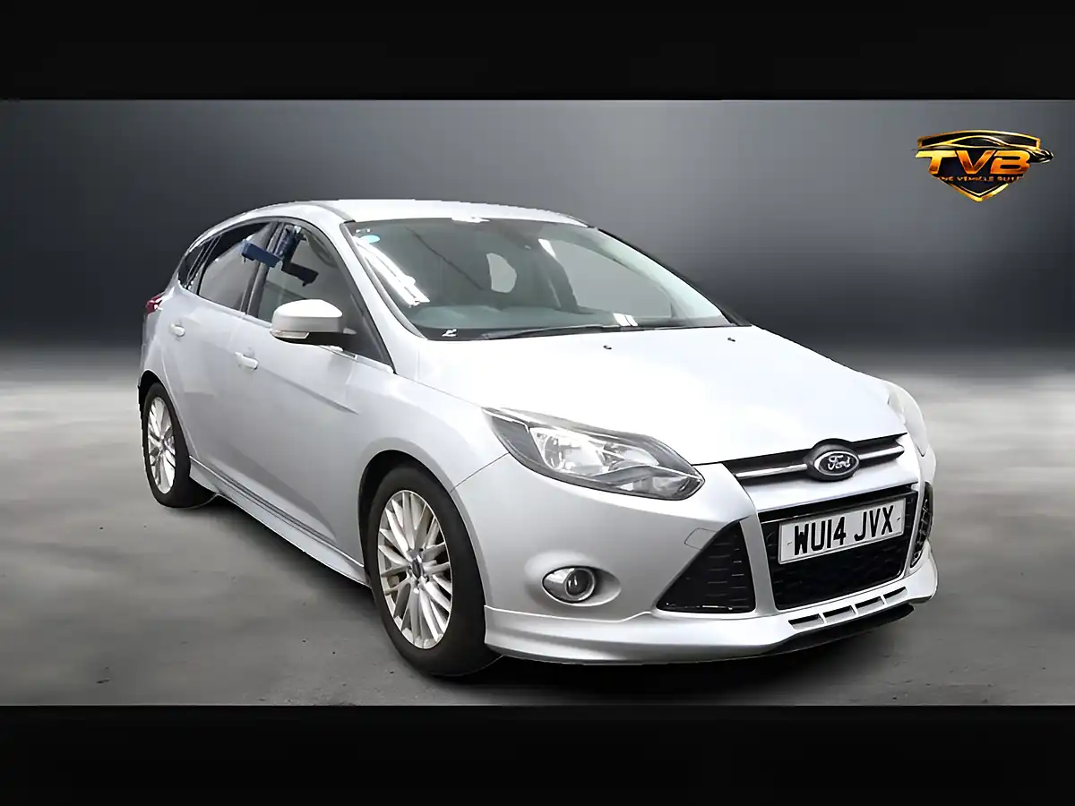 Used 2014 Ford Focus Zetec S T Silver - Front View